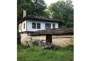 Фототапети стара селска българска къща